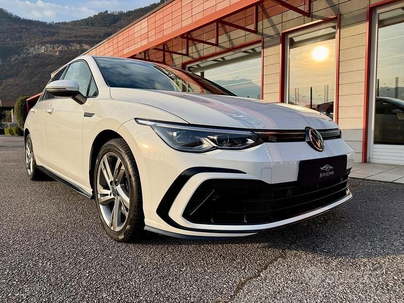 Usata VW Golf VIII R-line 245 CV (180 kW) 2022 Bianco Berlina