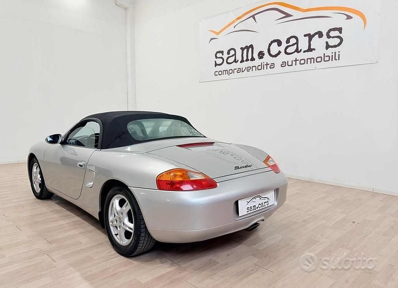 Usata Porsche Boxster 220 CV (161 kW) 2000 Grigio Cabrio