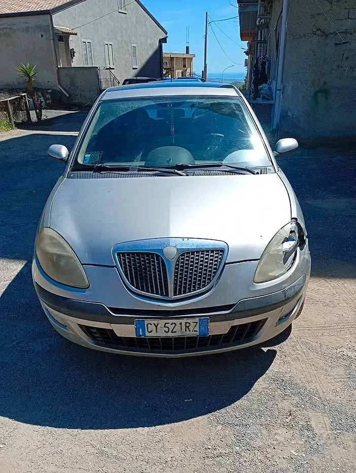 Usata Lancia Ypsilon 69 CV (50 kW) 2005 Grigio Utilitaria