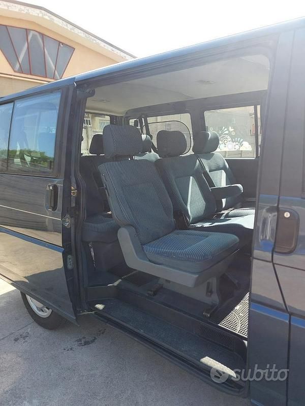 Usata VW Caravelle 136 CV (100 kW) 1992 Blu Monovolume