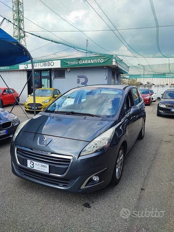 Usata Peugeot 5008 Allure 115 CV (84 kW) 2014 Grigio Monovolume