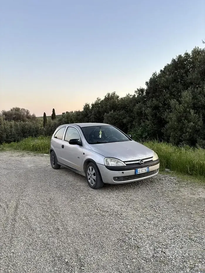 Usata Opel Corsa 75 CV (55 kW) 2002 Grigio Utilitaria