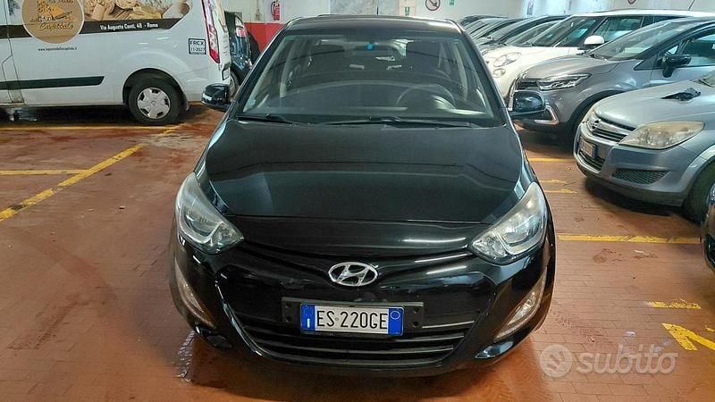 Usata Hyundai i20 Edition 86 CV (63 kW) 2013 Nero Utilitaria