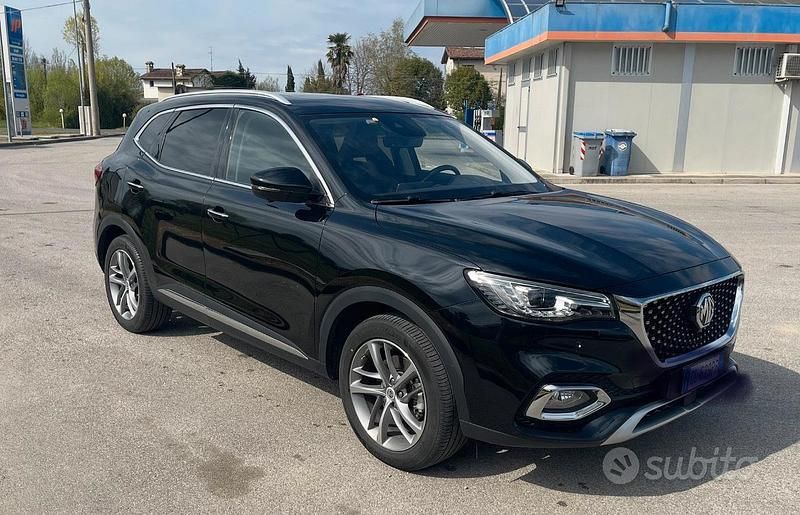 Usata MG HS Luxury 162 CV (119 kW) 2022 Nero SUV