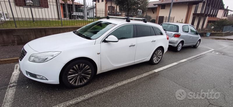 Bianco Usata 2012 Opel Insignia Sport Station wagon | 4000 € (Ottimo prezzo) - Immagine 1/4