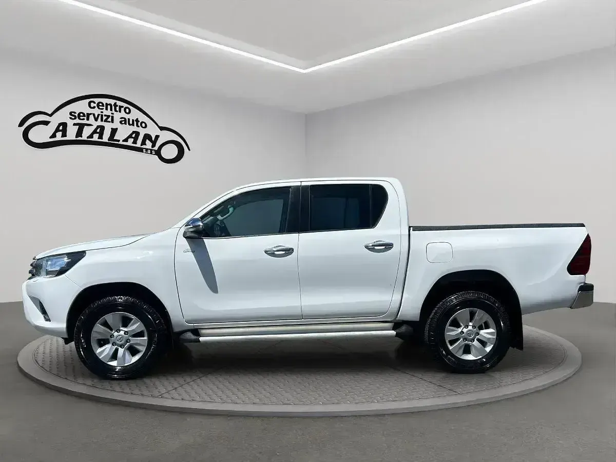 Usata Toyota HiLux Executive 150 CV (110 kW) 2019 Bianco Pick-up