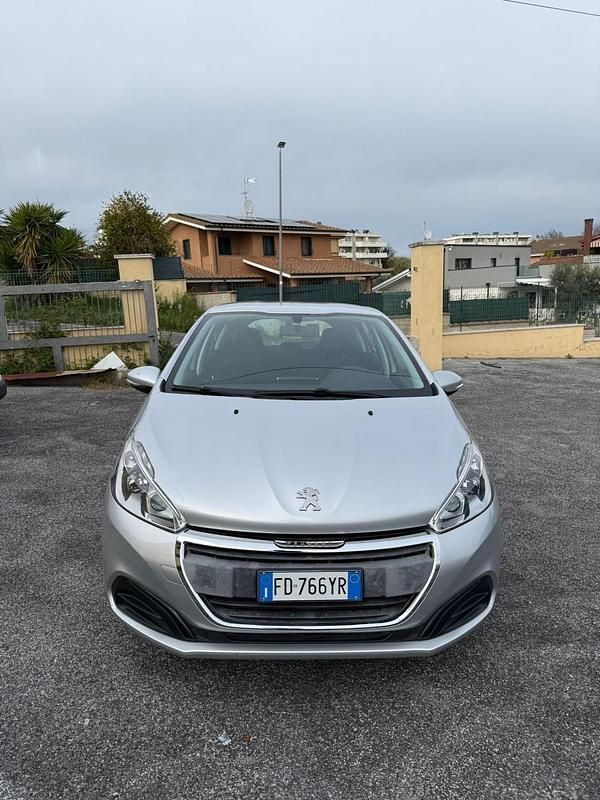 Usata Peugeot 208 Access 81 CV (59 kW) 2017 Argento Utilitaria