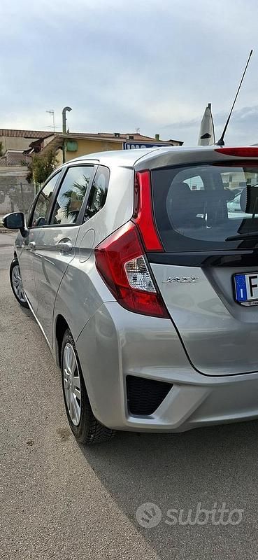 Usata Honda Jazz 102 CV (75 kW) 2017 Utilitaria