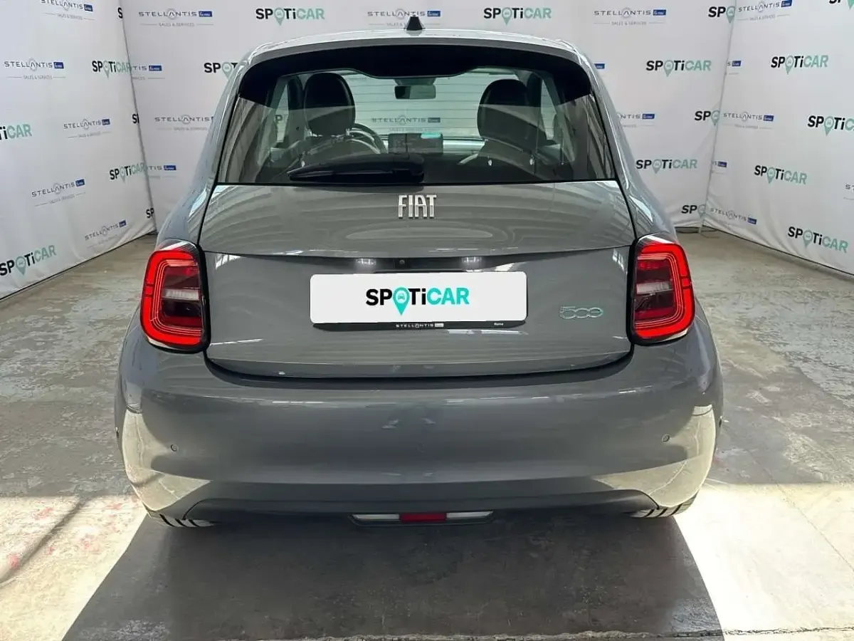 Usata Fiat 500e Icon 86 kW (118 CV) 2021 Grigio Berlina