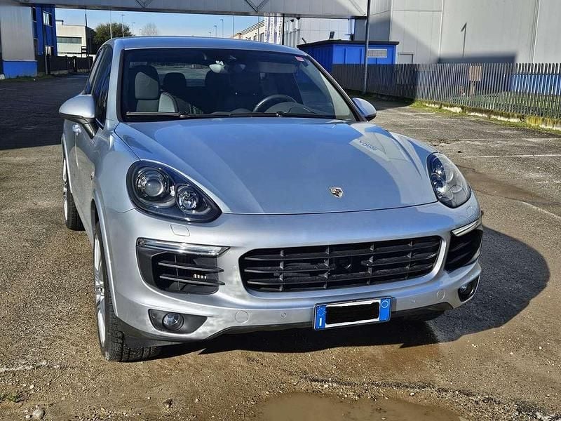 Usata Porsche Cayenne Platinum Edition 250 CV (183 kW) 2017 Argento SUV
