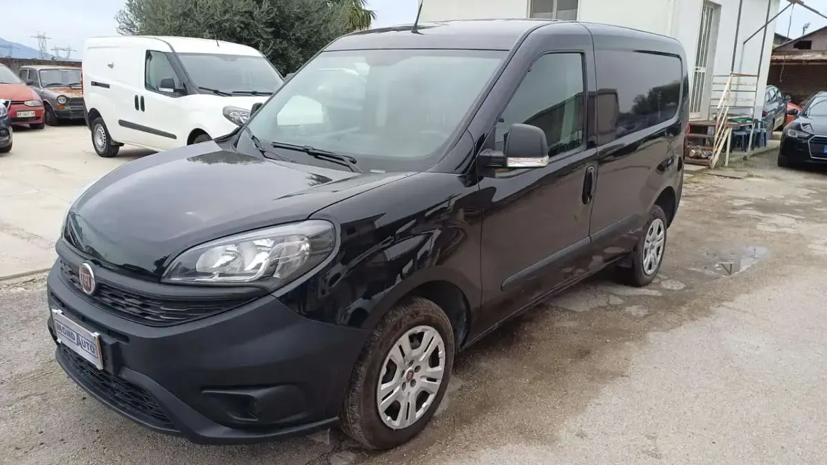 Usata Fiat Doblò Dynamic 90 CV (66 kW) 2021 Other Monovolume