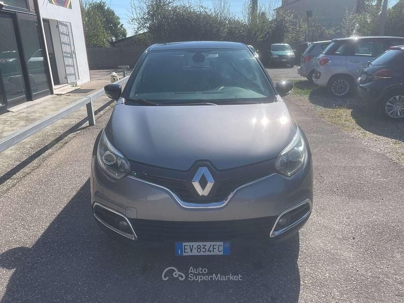 Usata Renault Captur Techno 90 CV (66 kW) 2014 Grigio SUV