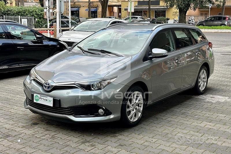Usata Toyota Auris Touring Sports Business Edition 99 CV (72 kW) 2018 Verde Station wagon