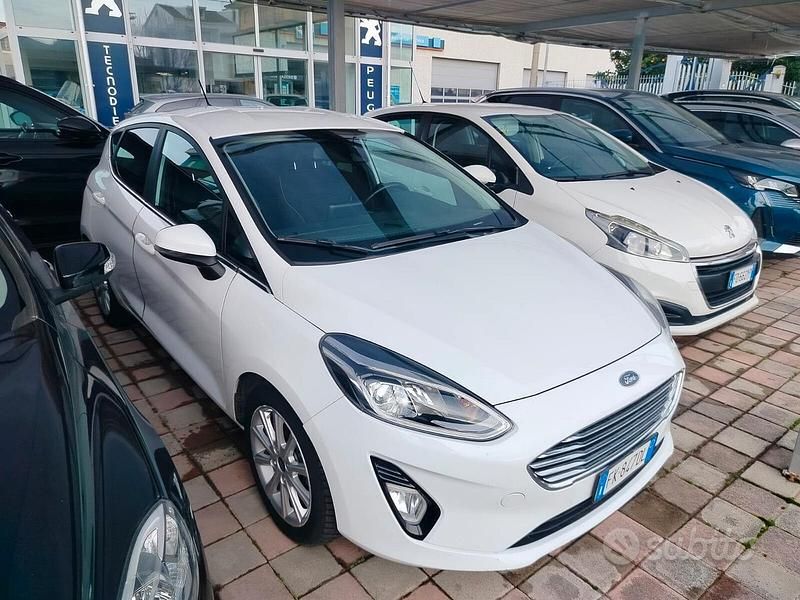 Usata Ford Fiesta Titanium 85 CV (62 kW) 2017 Bianco Berlina