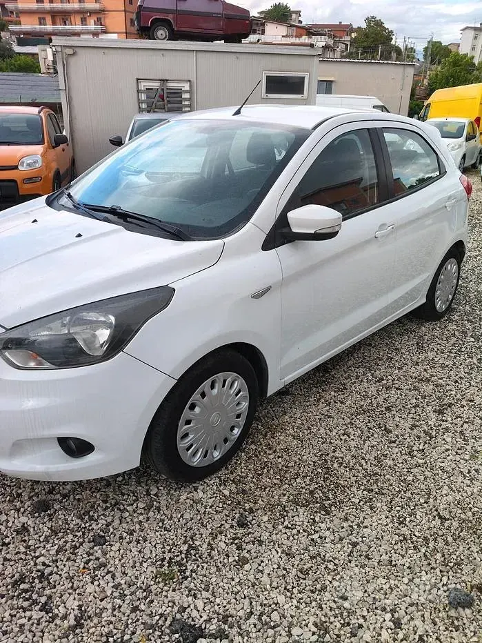 Usata Ford Ka 86 CV (63 kW) 2017 Bianco Berlina