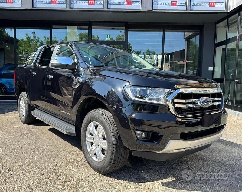 Usata Ford Ranger Limited 213 CV (156 kW) 2023 Nero Pick-up