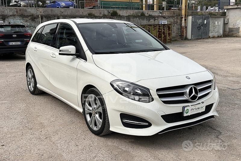 Usata Mercedes B200 136 CV (100 kW) 2015 Bianco Monovolume