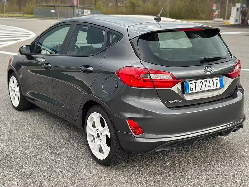 Usata Ford Fiesta ST-Line 86 CV (63 kW) 2018 Grigio Utilitaria