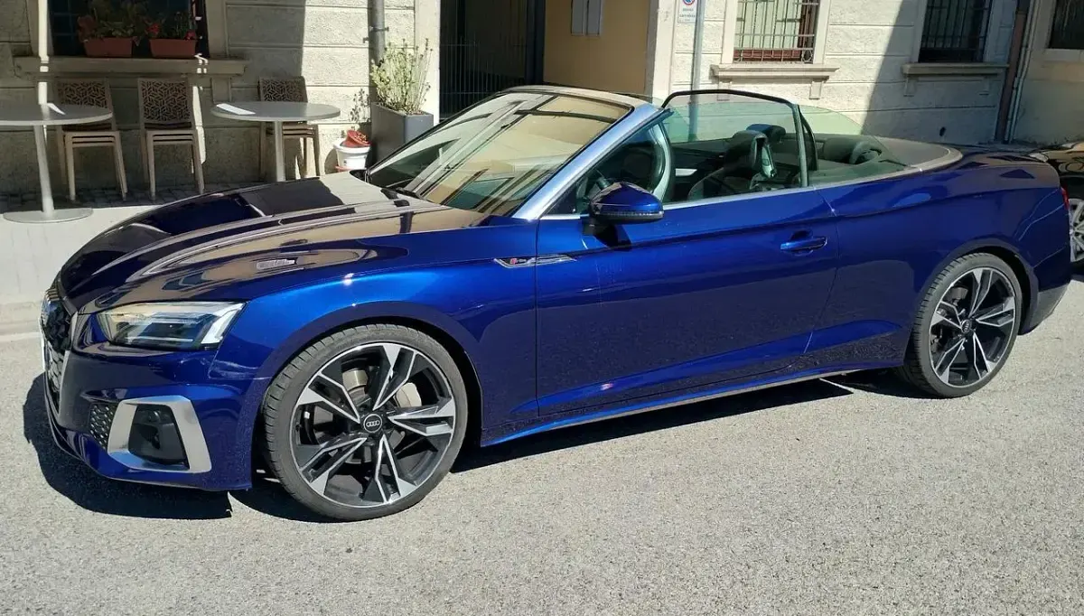 Usata Audi A5 Cabriolet Ambiente 265 CV (194 kW) 2022 Blu Cabrio