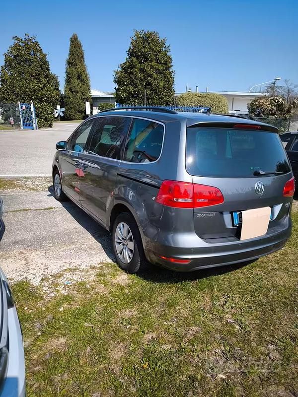 Usata VW Sharan 150 CV (110 kW) 2014 Grigio Monovolume