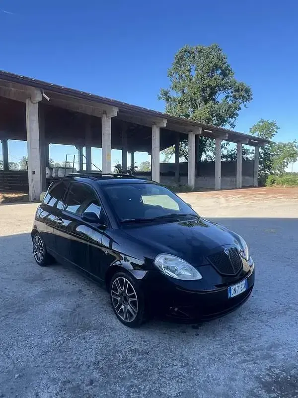 Usata Lancia Ypsilon 75 CV (55 kW) 2008 Utilitaria