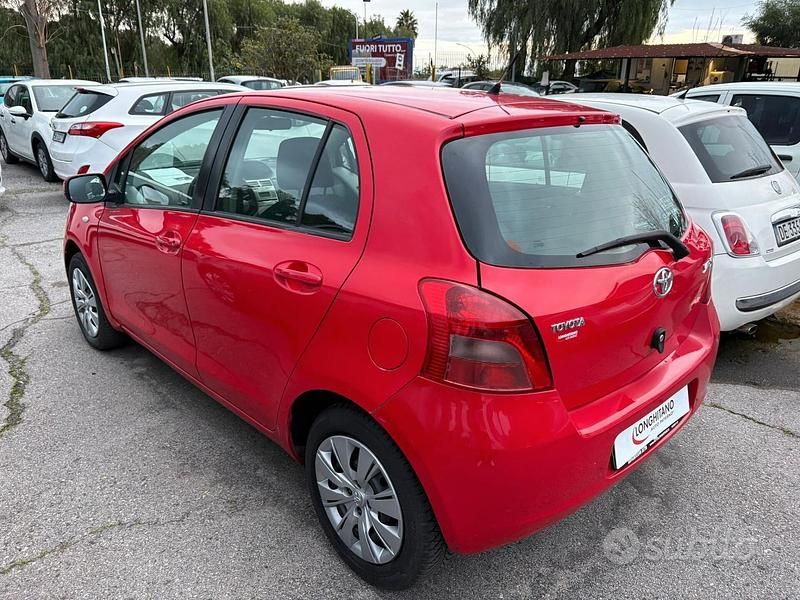 Usata Toyota Yaris 69 CV (50 kW) 2008 Rosso Utilitaria