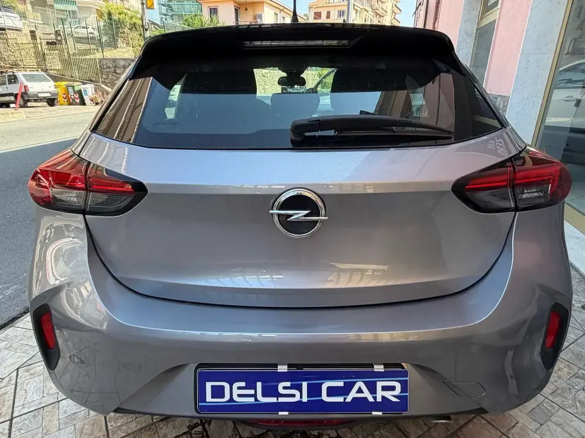 Usata Opel Corsa Design & Tech 101 CV (74 kW) 2023 Grigio Utilitaria