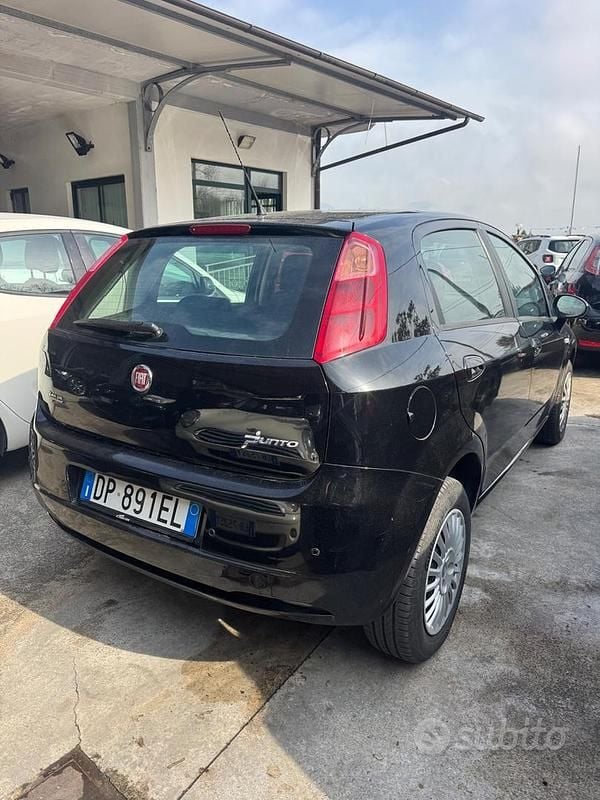 Usata Fiat Grande Punto Dynamic 77 CV (56 kW) 2008 Nero Utilitaria