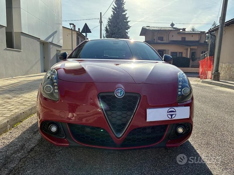 Rosso Usata 2016 Alfa Romeo Giulietta Veloce Tre volumi | 18.900 € (Cara) - Immagine 1/4