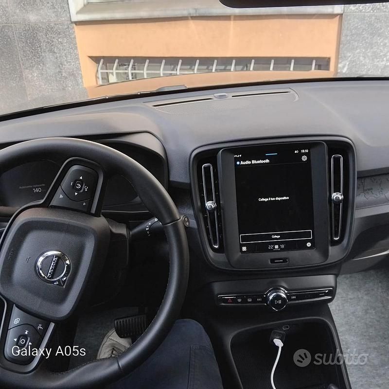 Usata Volvo XC40 163 CV (119 kW) 2024 Nero SUV