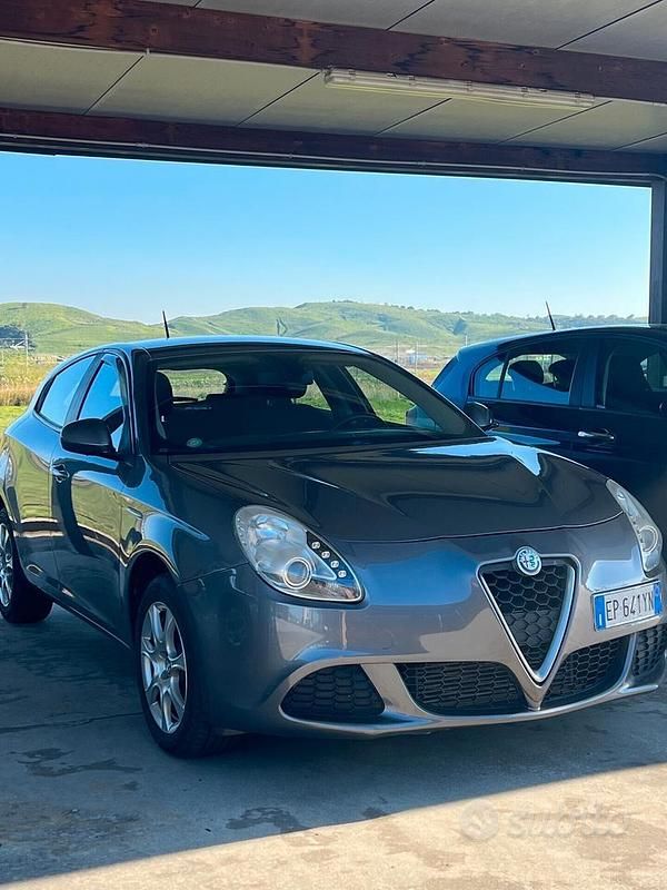 Usata Alfa Romeo Giulietta Business 105 CV (77 kW) 2013 Grigio Utilitaria