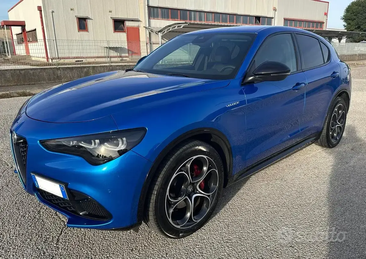 Usata Alfa Romeo Stelvio Veloce 209 CV (153 kW) 2023 Blu SUV