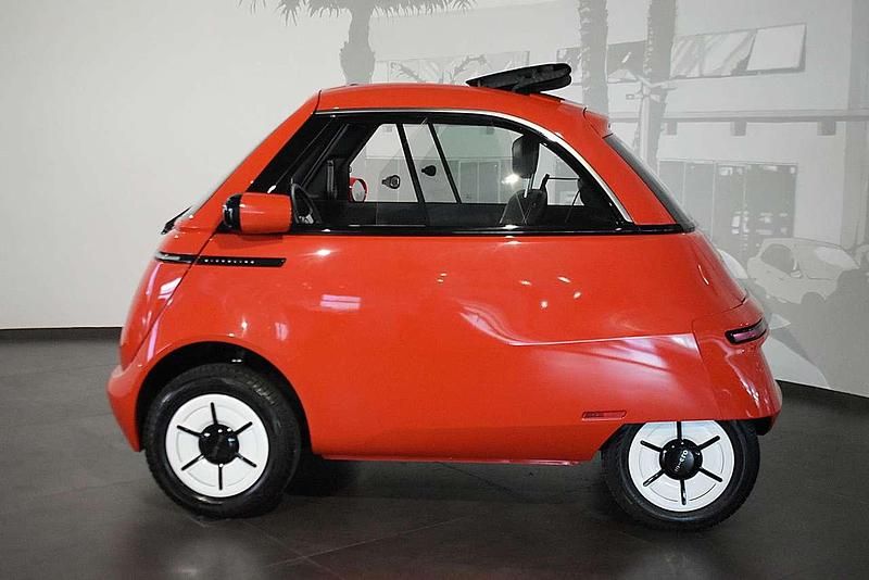 Nuova Micro Microlino 11 kW (16 CV) 2026 Rosso Utilitaria