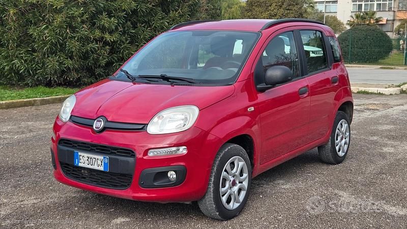 Usata Fiat Panda Lounge 80 CV (58 kW) 2013 Rosso Utilitaria