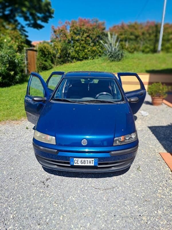 Usata Fiat Punto 86 CV (63 kW) 2003 Blu Utilitaria