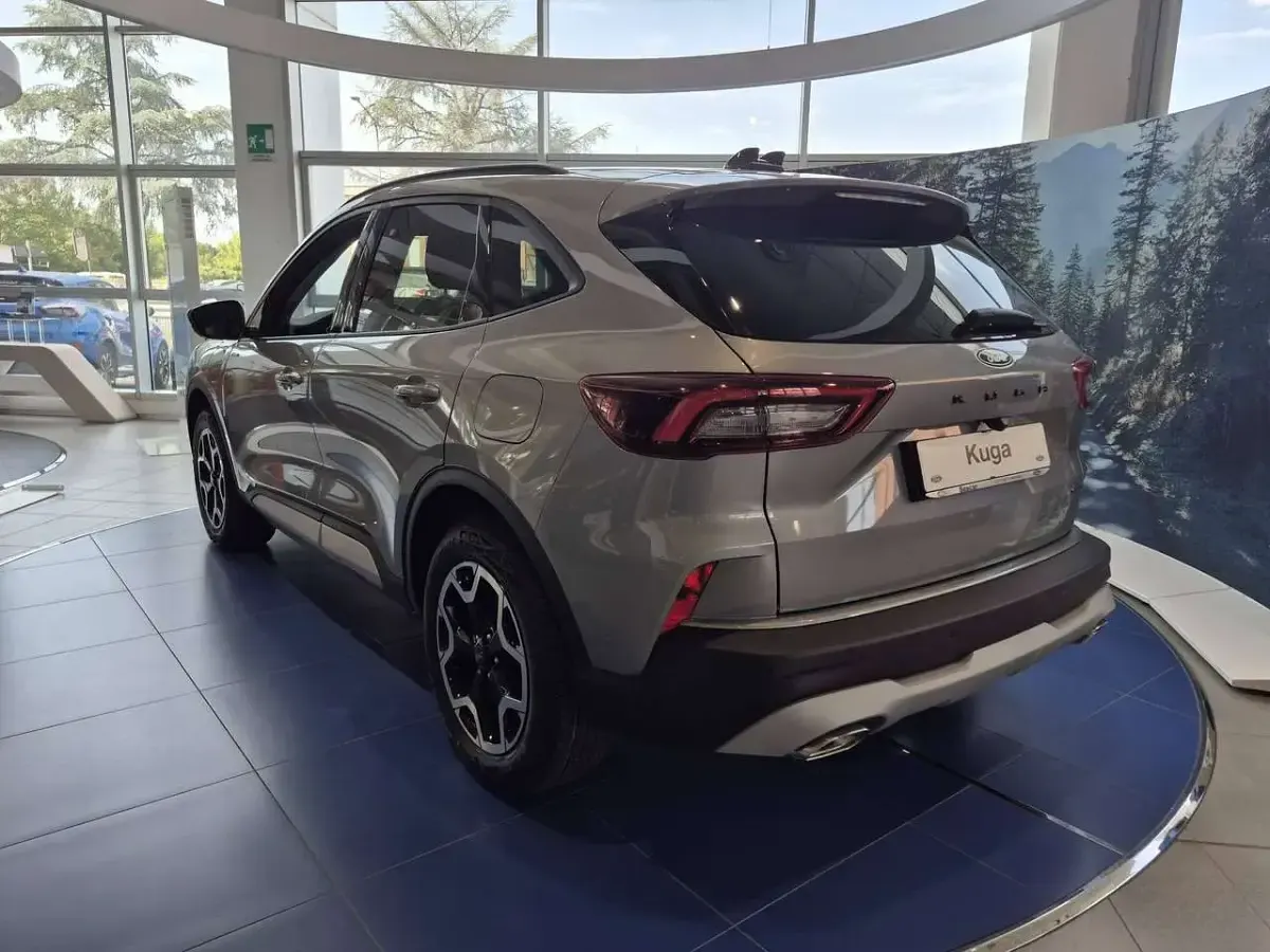 Nuova Ford Kuga Active 243 CV (178 kW) 2025 Solar silver SUV