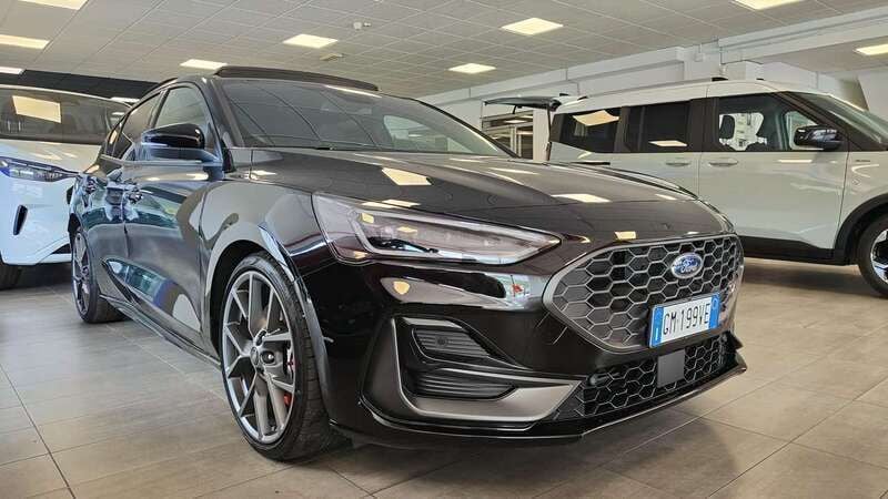 Usata Ford Focus ST 280 CV (205 kW) 2023 Agate black Berlina