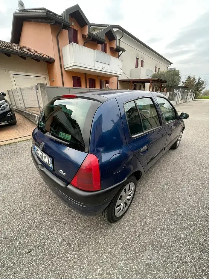Usata Renault Clio 58 CV (42 kW) 1999 Blu Berlina