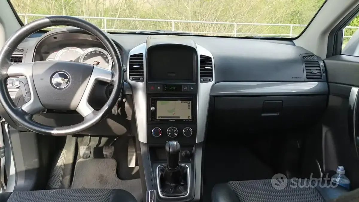 Usata Chevrolet Captiva 150 CV (110 kW) 2009 Grigio SUV