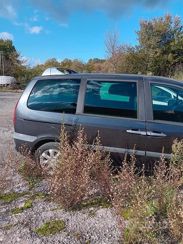 Usata Peugeot 807 2005 Monovolume
