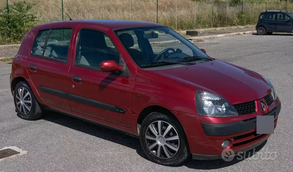 Usata Renault Clio II 98 CV (72 kW) 2002 Berlina