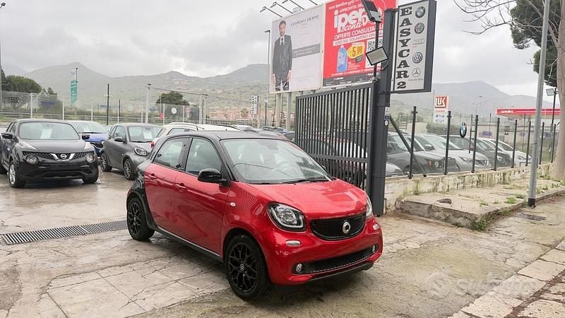 Usata Smart ForFour Passion 70 CV (51 kW) 2015 Rosso Utilitaria