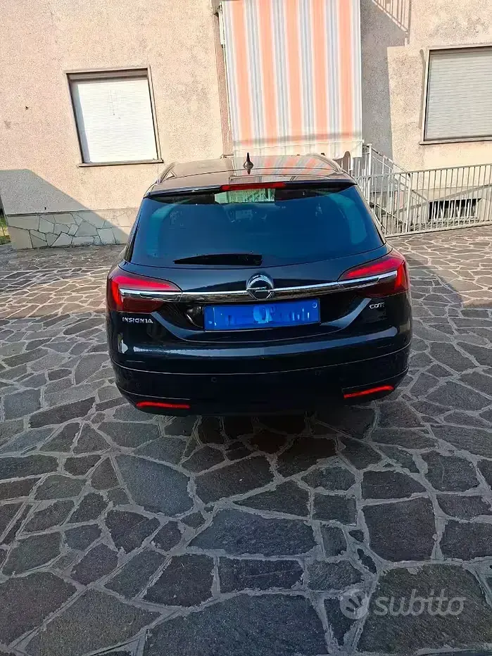 Usata Opel Insignia Cosmo 140 CV (102 kW) 2015 Nero Station wagon