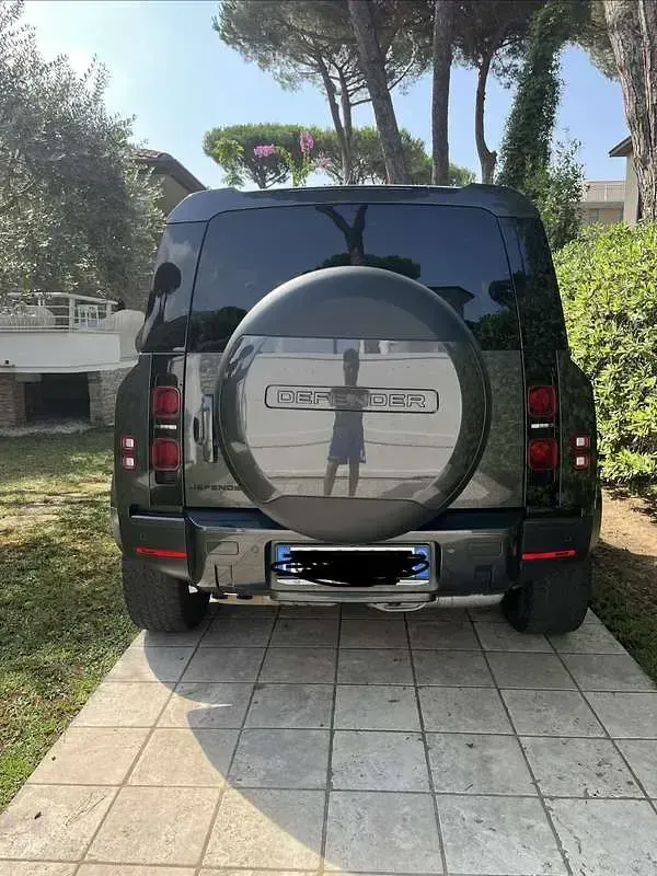 Usata Land Rover Defender 241 CV (177 kW) 2023 SUV