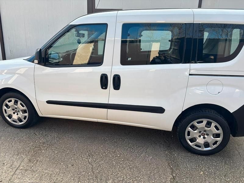 Usata Fiat Doblò Easy 95 CV (69 kW) 2019 Bianco Monovolume