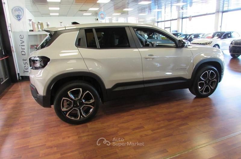 Nuova Jeep Avenger Summit 101 CV (74 kW) 2026 Beige SUV