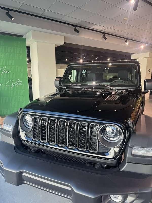 Usata Jeep Wrangler 272 CV (200 kW) 2025 Nero SUV