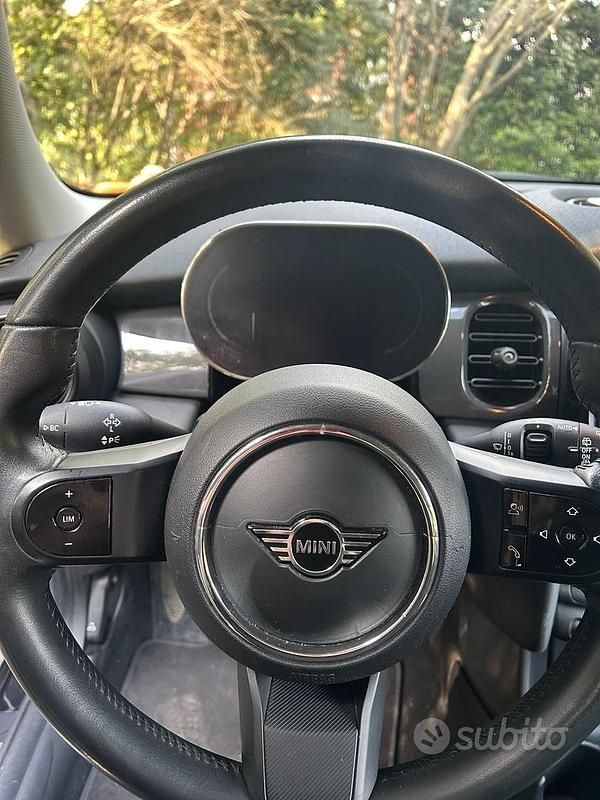 Usata Mini ONE 75 CV (55 kW) 2021 Nero Utilitaria