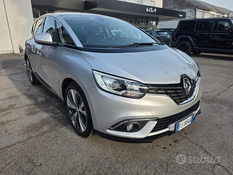 Usata Renault Scénic IV Intens 110 CV (80 kW) 2017 Grigio Monovolume