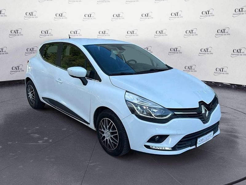 Second-hand Renault Clio IV 90 CP (66 kW) 2017 Alb Hatchback